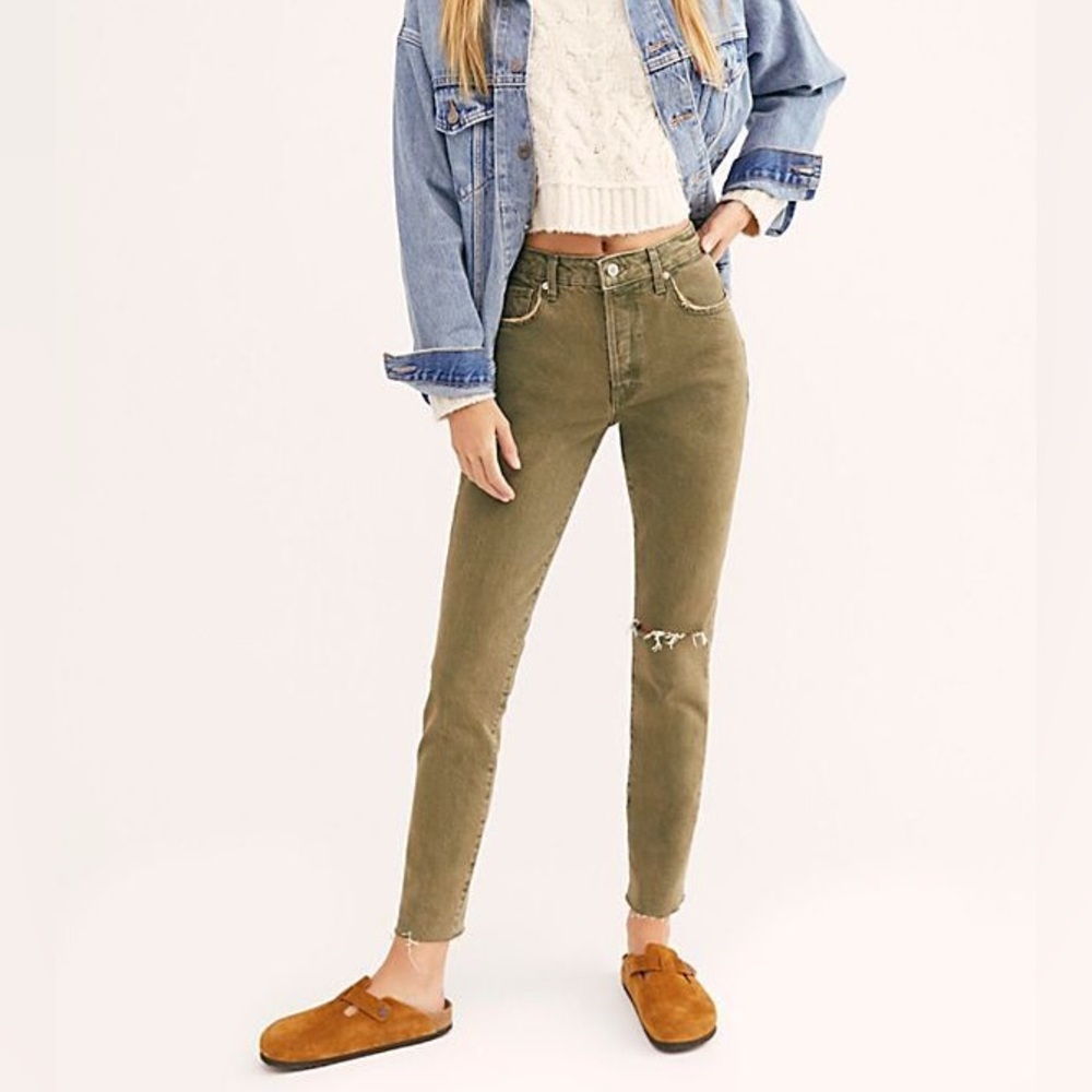 FREE PEOPLE Raw Edge Cropped Skinny Jeans in sage green